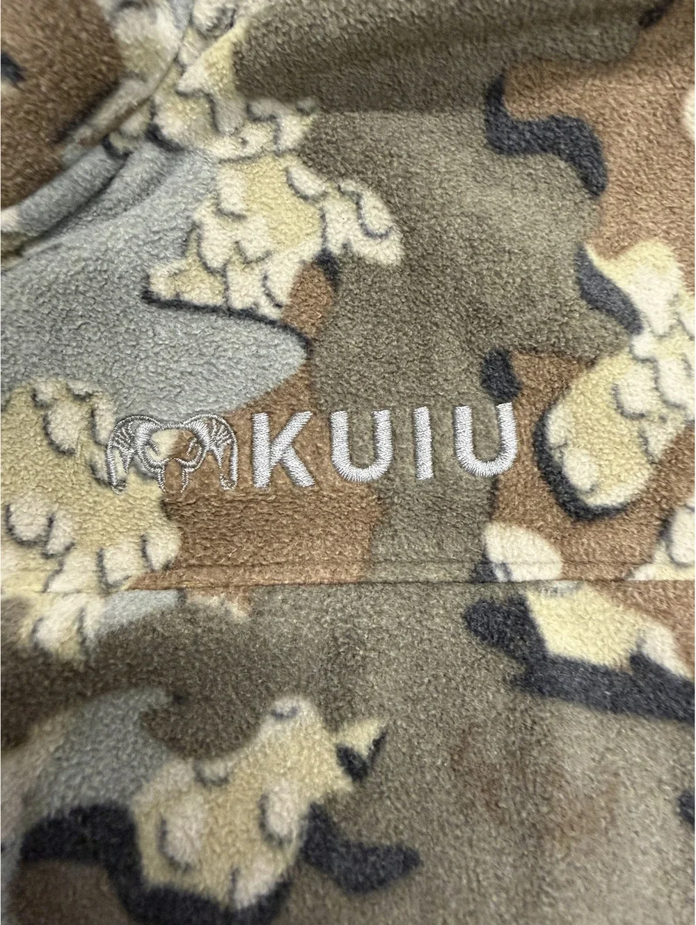 Kuiu Camouflage Zip-Up Fleece Jacket with MRA Hunting Logo